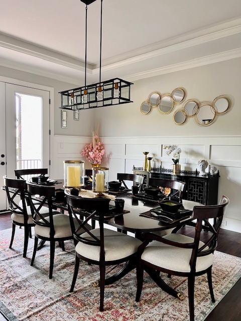 home-interior-dining-table